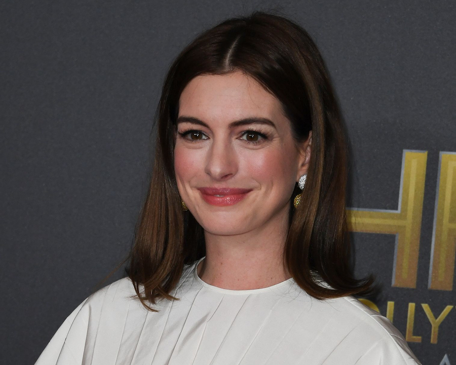 Anne Hathaway Revealed She Felt Like A ‘Computer Rebooting’ When She ...