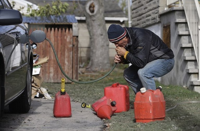 How To Siphon Gas From A Vehicle