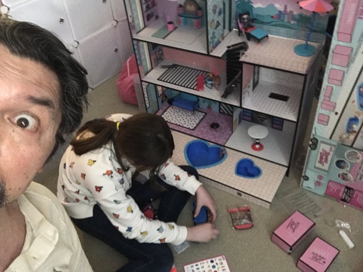 18 Reglas simples para que los papás eviten errores al criar a una hija