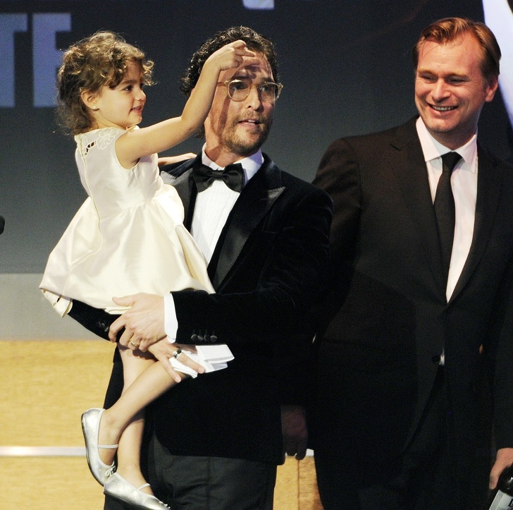 12 Pais famosos mostram que criar uma filha é um verdadeiro prazer