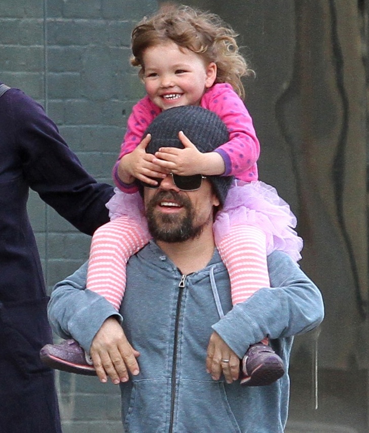 12 Pais famosos mostram que criar uma filha é um verdadeiro prazer