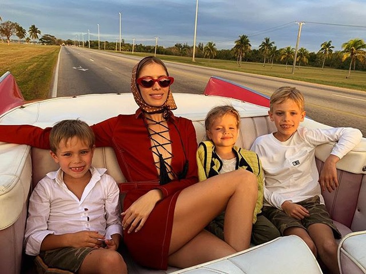 14 Famosos que resultaron tener más hijos de los que pensábamos