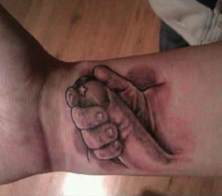 15 Personas que se arrepintieron de hacerse un tatuaje