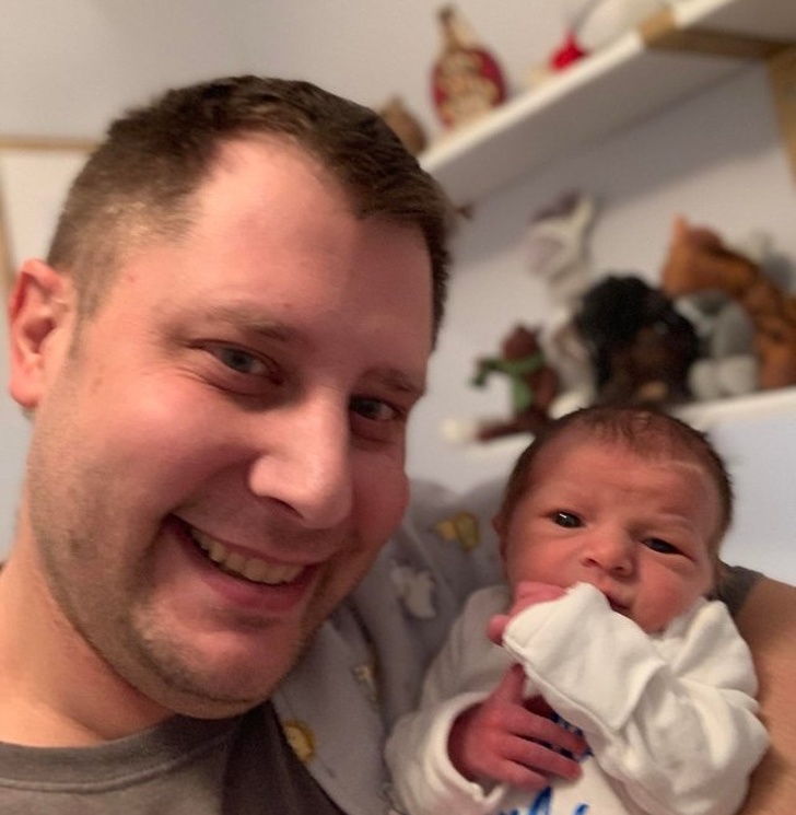 25 Pais que não souberam controlar as emoções ao ver os filhos recém-nascidos