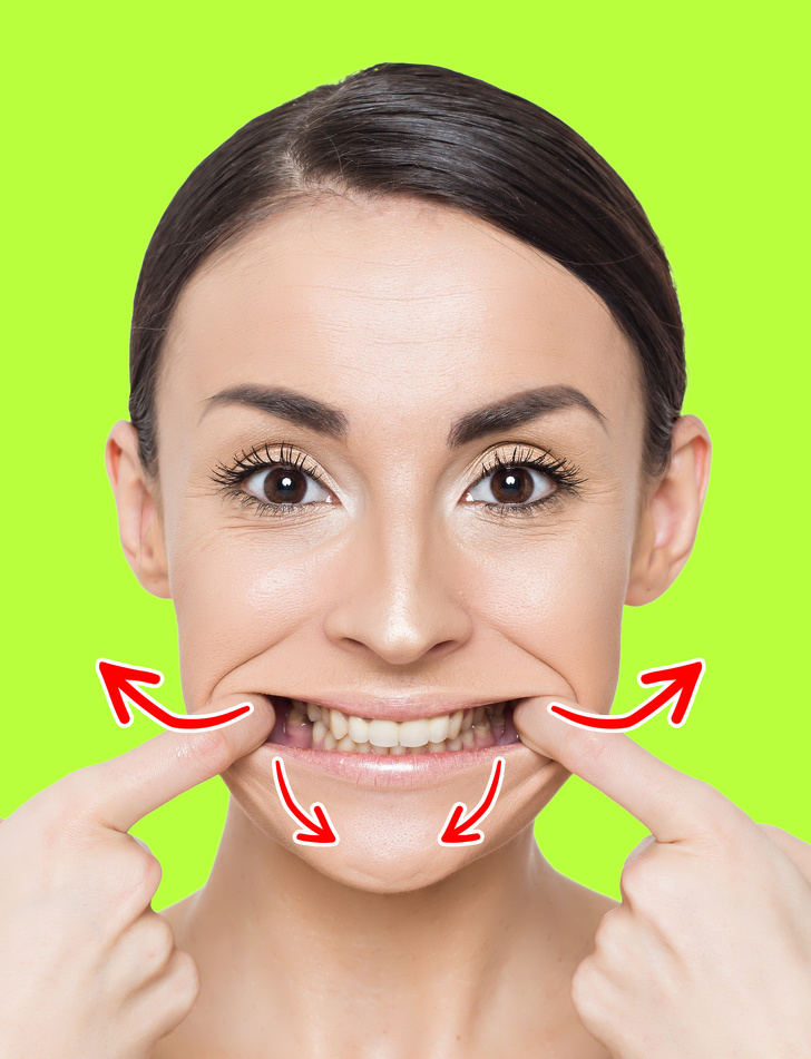 7 Ejercicios antiarrugas que pueden quitarle años a tu rostro