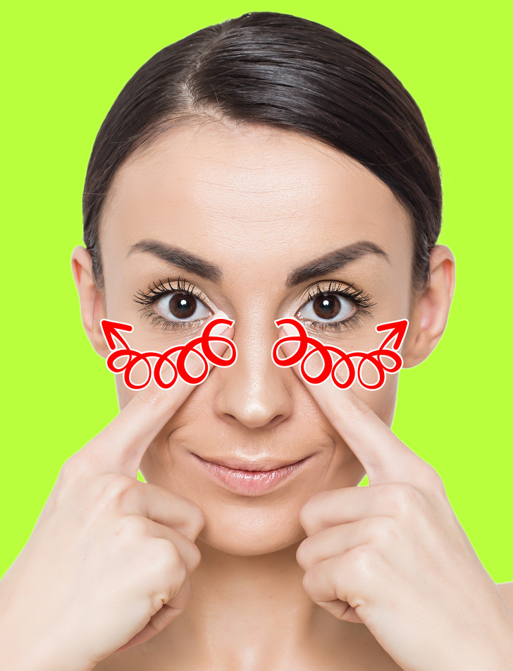 7 Ejercicios antiarrugas que pueden quitarle años a tu rostro