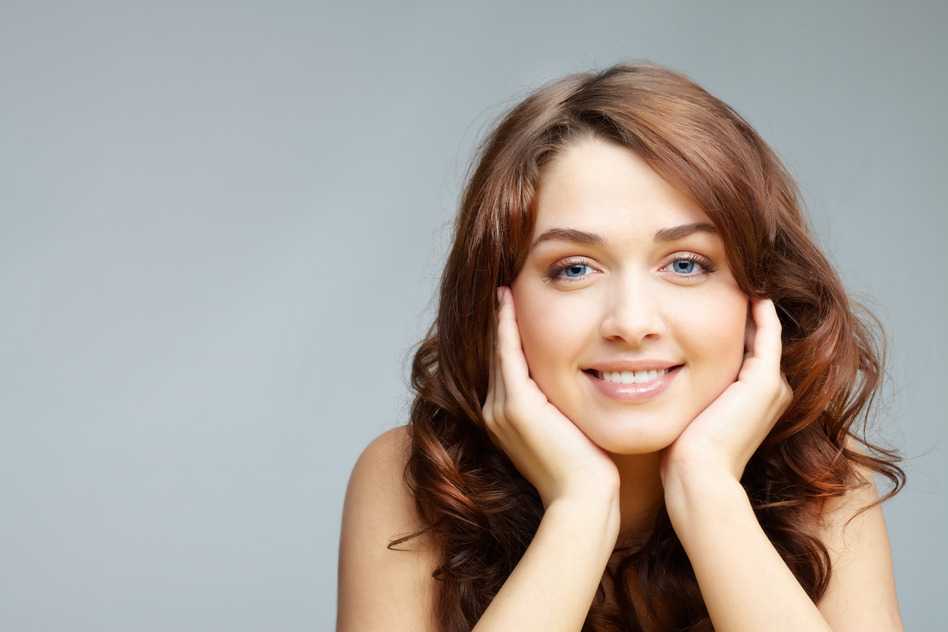 Resultado de imagen de chica sonriendo