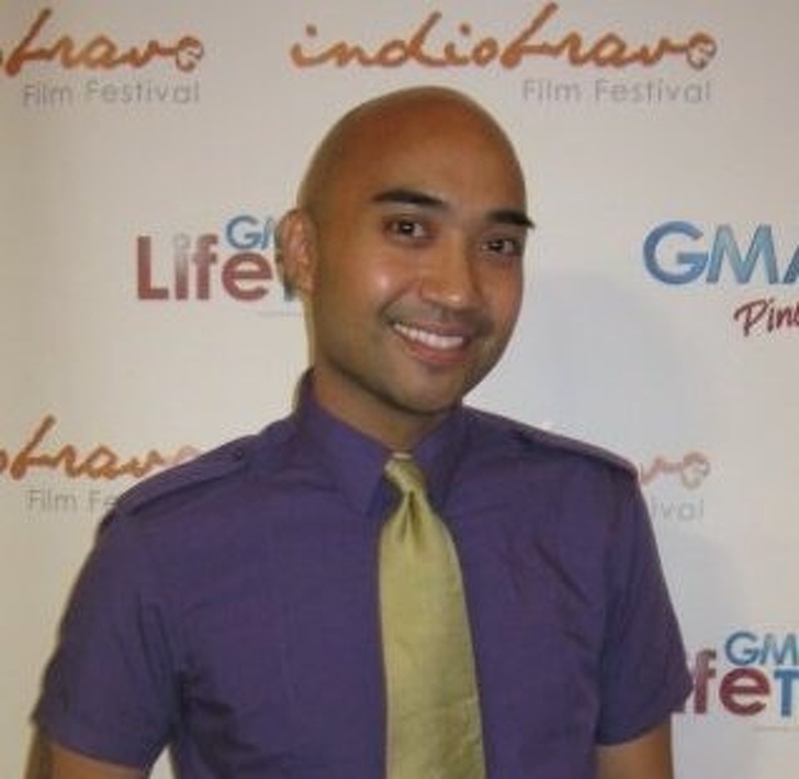 8 Personas que se casaron con cosas extrañas