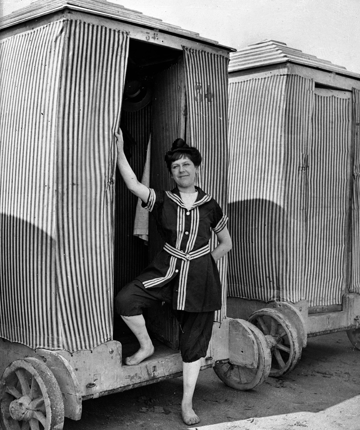 Cómo han cambiado los trajes de baño a lo largo de la historia (menos mal que 2010 ya pasó)
