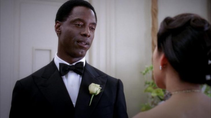 El actor Isaiah Washington interpretando a Preston Burke en la serie Grey
