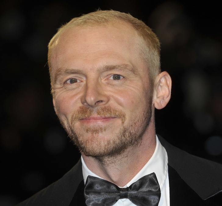 14 Historias sobre el encuentro de algunos famosos con la reina Isabel II (Casi todos rompieron la etiqueta)