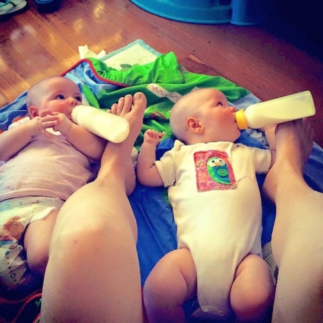 19 Pais exaustos compartilham fotos que dão até pena, mas que são engraçadíssimas