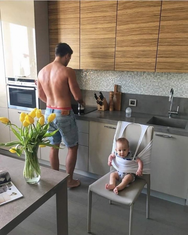 19 Pais exaustos compartilham fotos que dão até pena, mas que são engraçadíssimas