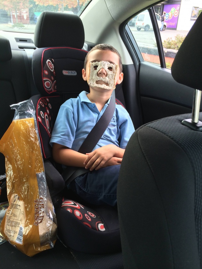 25 Mostras de que não há força mais destruidora do que uma criança que fica sozinha