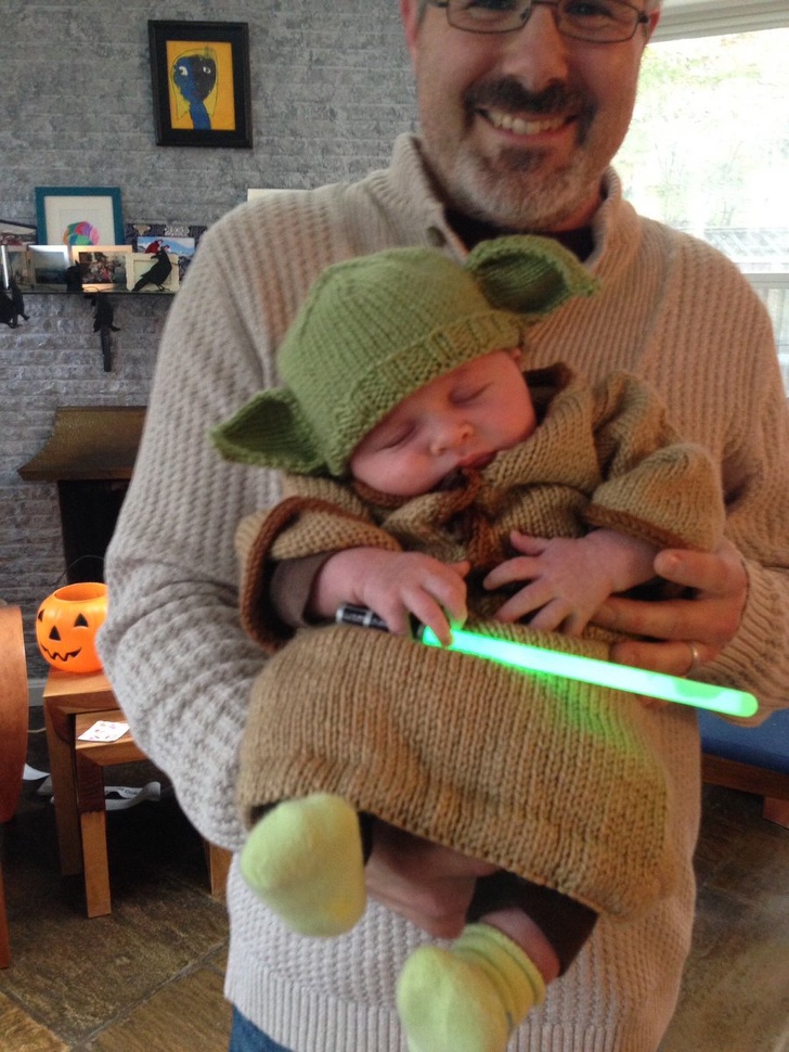 20 Fotos de pais que provam ser capazes de fazer qualquer coisa pelos filhos (até virar travesseiro)