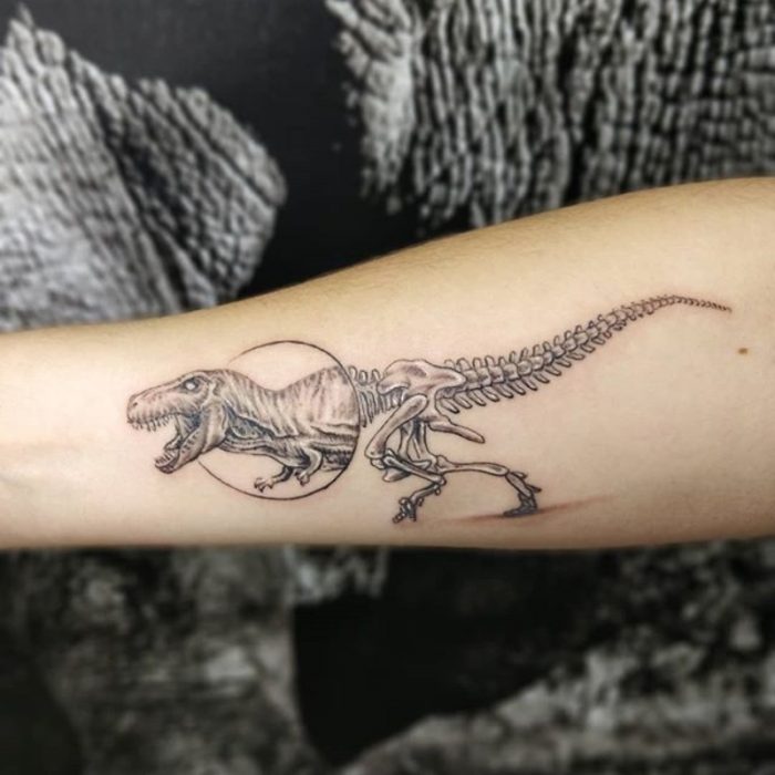 tatuaje de dinosaurio