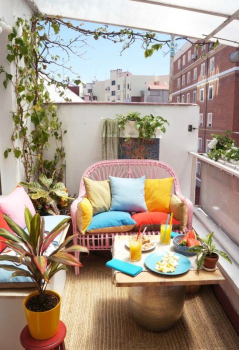 sala de colores en un balcón