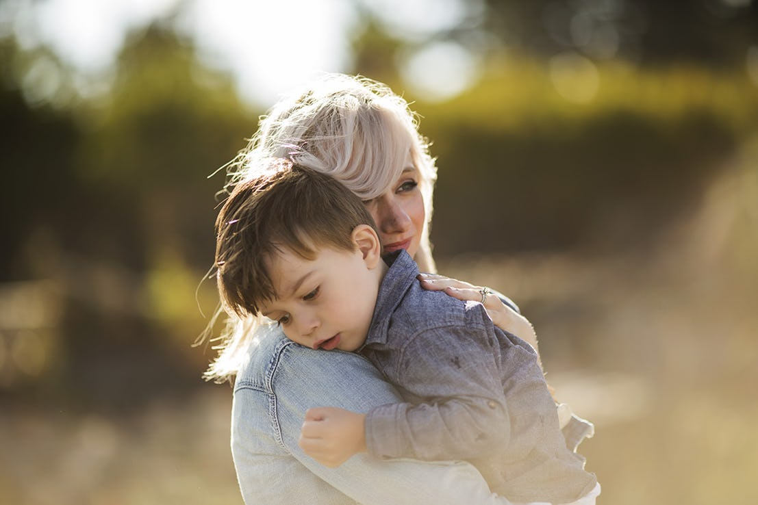 Сердце матери картинки. Мама-мамочка таисия текст. Мама-мамочка таисия караоке. Мамочка сердечко ранимое слушать. День матери.