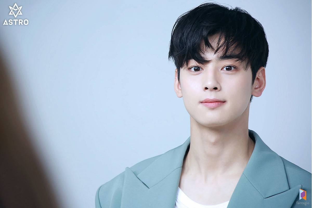 Чха ын у альбомы. Чха Ыну. Cha Eun Woo Astro. Чха Ыну 2022. Чха Ын у 2021.