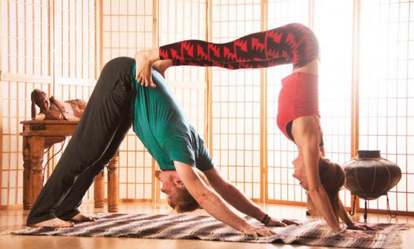 yoga en pareja