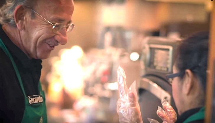 Este Starbucks en México es el primero en emplear solo adultos mayores y es un excelente paso hacia la inclusión de la tercera edad
