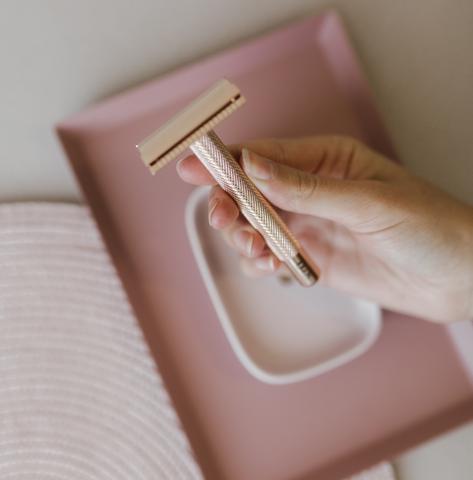 rastrillo en color rosa 