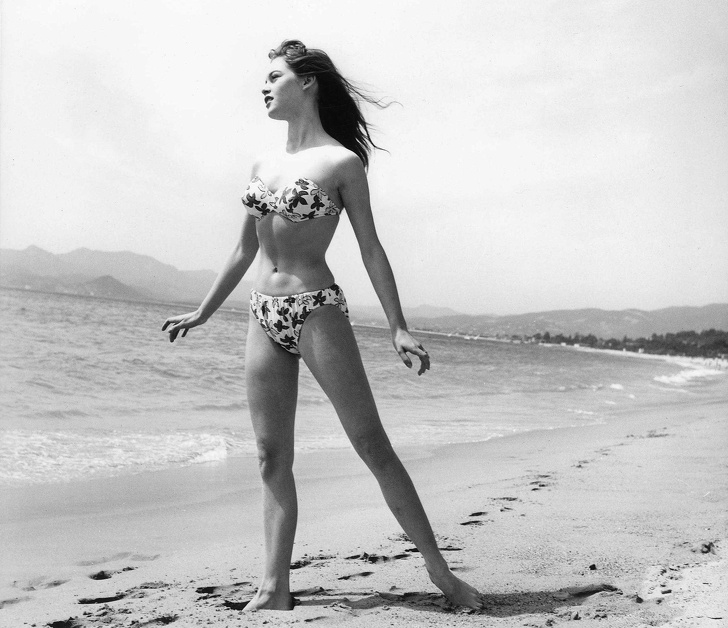 Cómo han cambiado los trajes de baño a lo largo de la historia (menos mal que 2010 ya pasó)