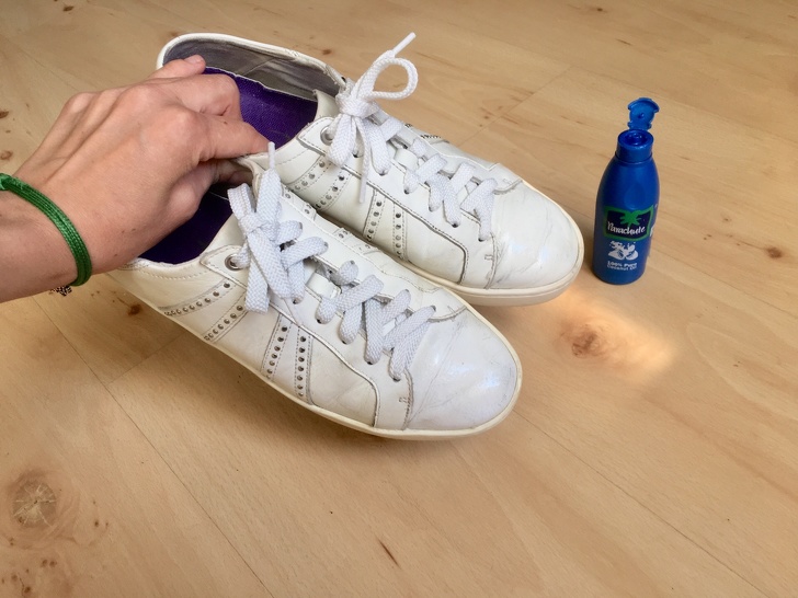 Intenté 7 trucos populares para restaurar mis zapatos y aquí están los resultados
