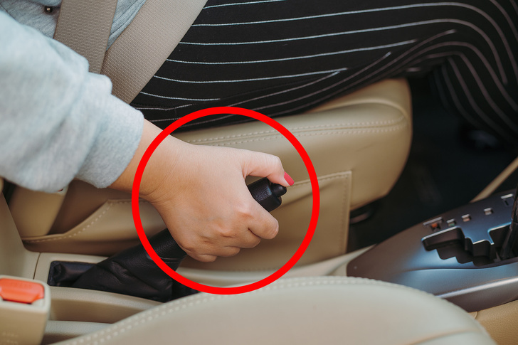 9 Cosas que no deberías hacerle a un automóvil con transmisión automática