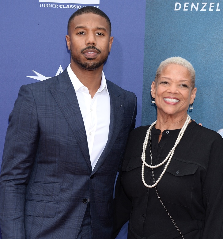 7 Famosos que aún viven con sus padres y no tienen prisa por mudarse