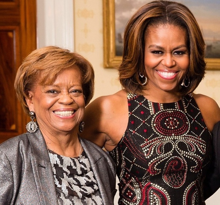 7 Famosos que aún viven con sus padres y no tienen prisa por mudarse