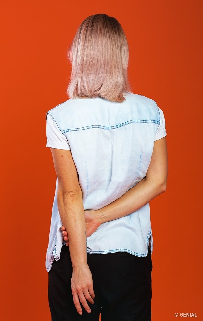 12 poses y gestos que no te favorecen en absoluto