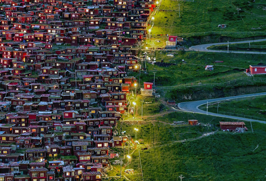 People's Choice, Cities: 'Follow The Light' By Junhui Fang People