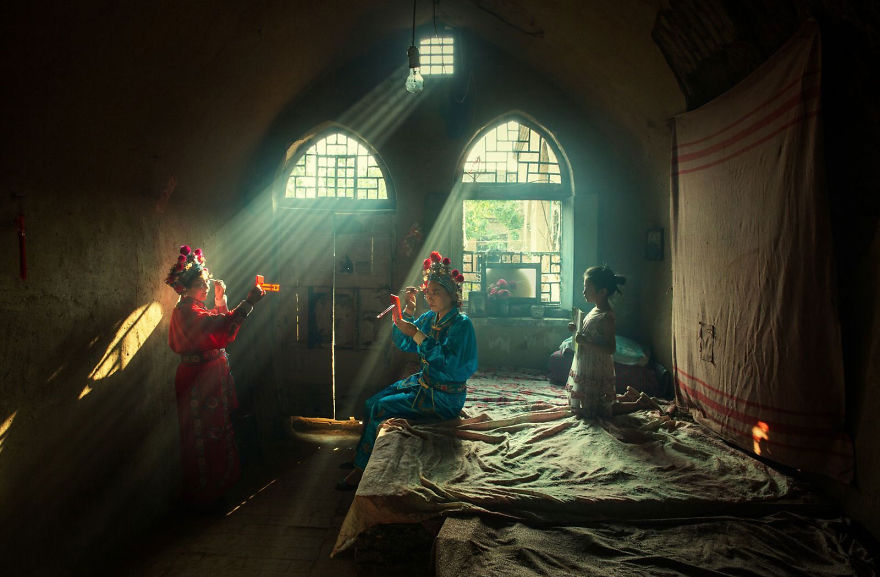 First Place, People: 'Showtime' By Huaifeng Li First Place, People: