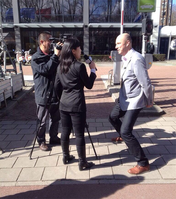 A Dutch Employee Gets Interviewed By Chinese Media A Dutch Employee Gets Interviewed By Chinese Media