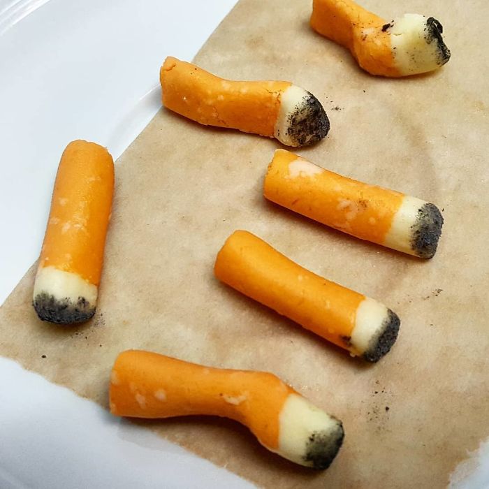 Mouldable Chocolate And Black Meringue Powder Mouldable Chocolate And Black Meringue Powder