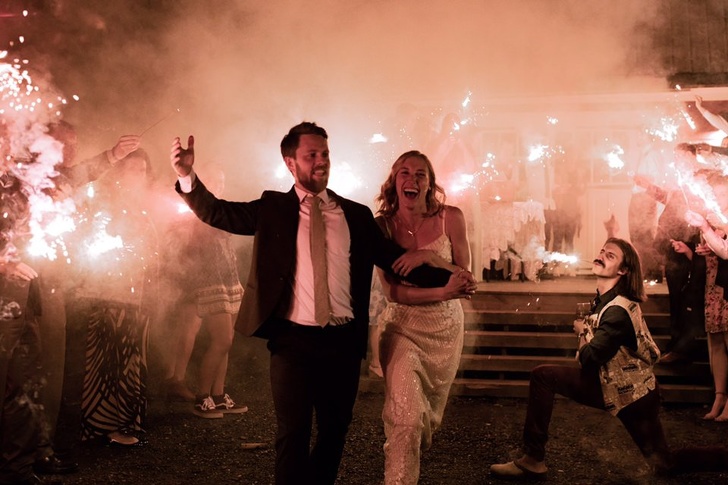 16 Photos That Seem Ordinary Until You Look at the Background