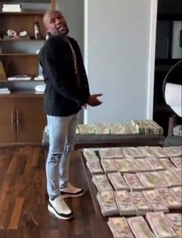 Que Se Passe T Il Avec Bling Floyd Mayweather répond aux personnes qui l'ont qualifié de boxeur