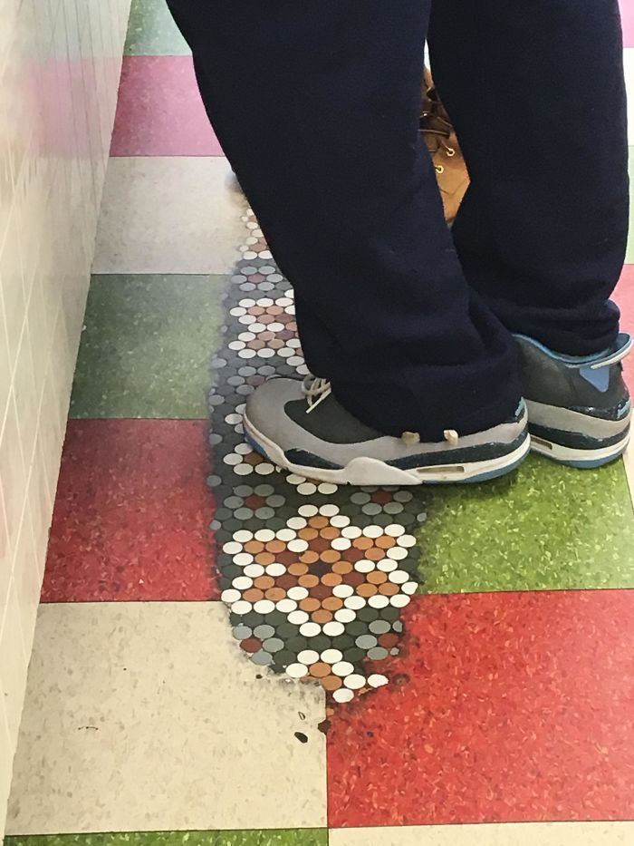 The Flooring In The Waiting Area At This Pizzeria Is So Worn You Can See The Old Floor The Flooring In The Waiting Area At This Pizzeria Is So Worn You Can See The Old Floor