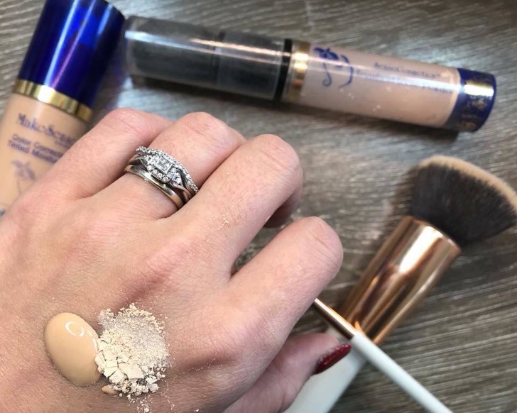 15 Trucos de maquillaje que cambiarán por completo tu rutina y te simplificarán la vida