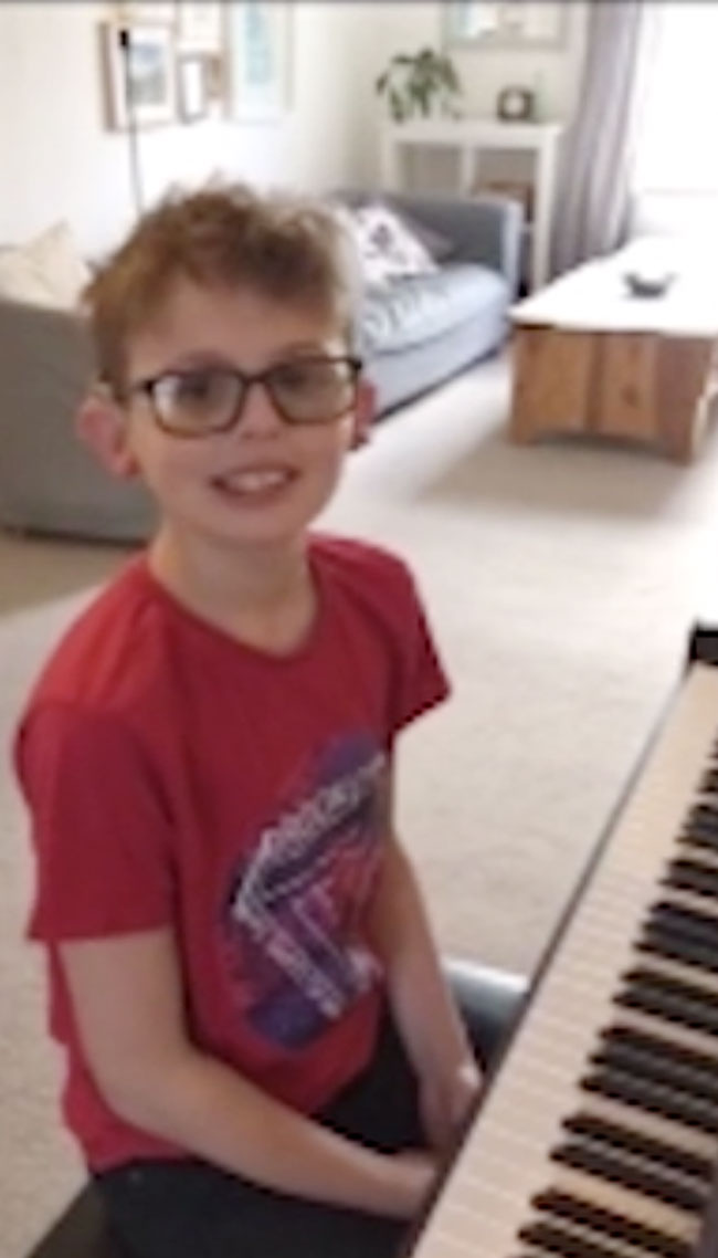 Qui Est Le Garcon Qui A Tue Emma Un garçon de 11 ans - qui est sourd et a une vision partielle - peut