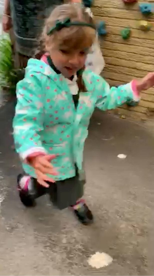 FiveYearOld Girl With Cerebral Palsy Walked Into Her Classroom