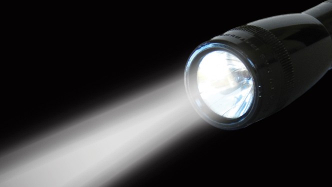 Resultado de imagen de linterna con luz