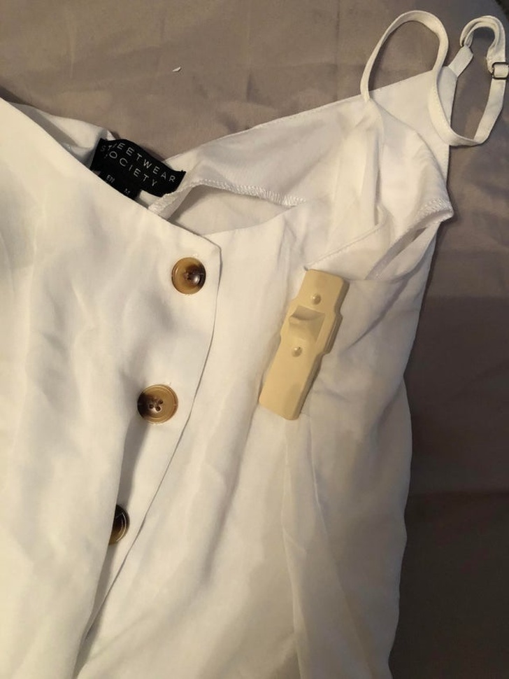 25+ Photos About Clothing Troubles That All of Us Can Understand