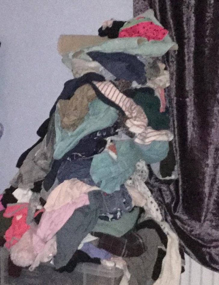 25+ Photos About Clothing Troubles That All of Us Can Understand