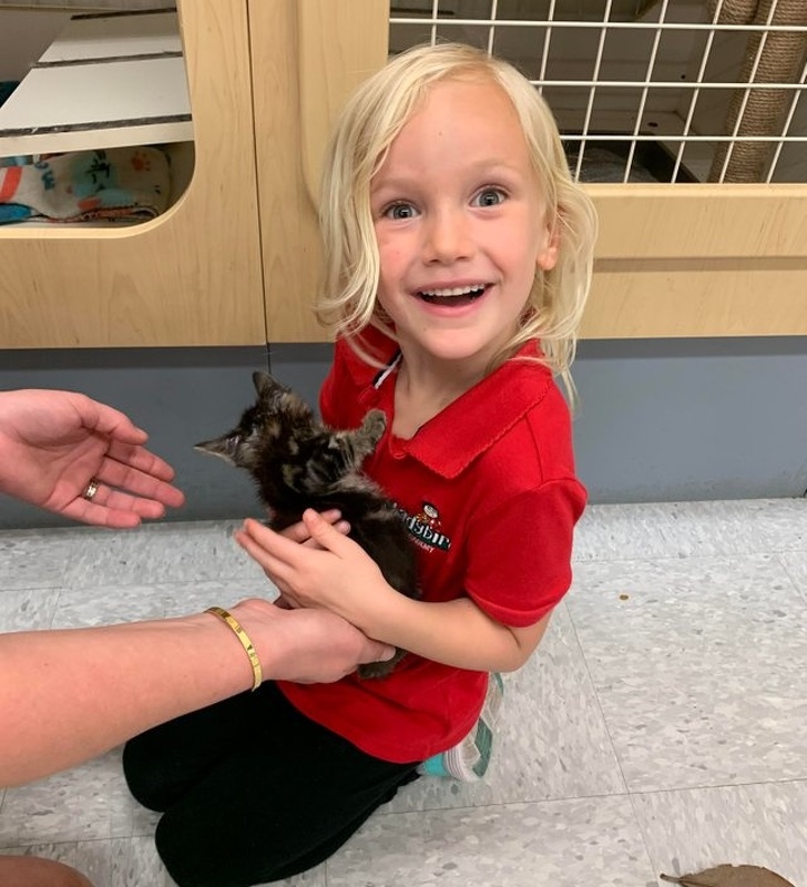 23 Photos Proving Every Family Needs a Pet