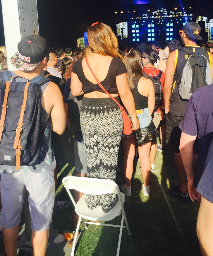 27 Photos That Show the Struggles Short People Have to Deal With Daily
