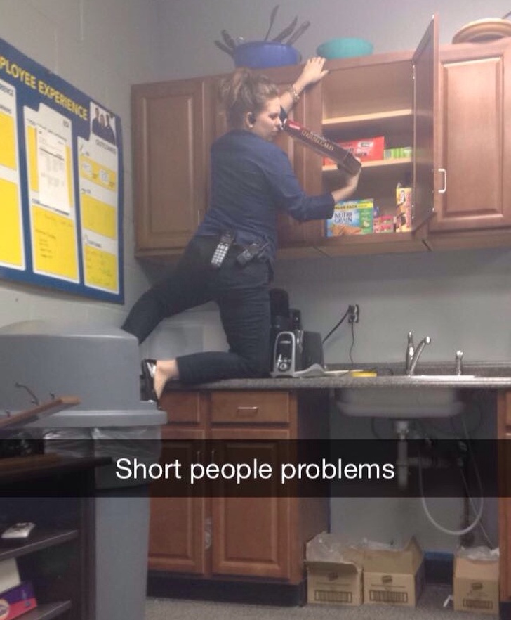 27 Photos That Show the Struggles Short People Have to Deal With Daily