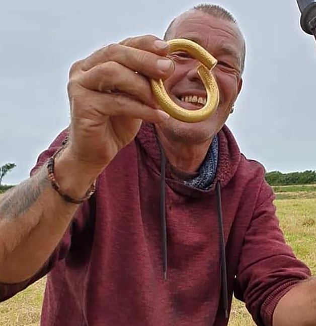 Metal Detector Enthusiasts Discovered A 4000YearOld Bronze Age Gold