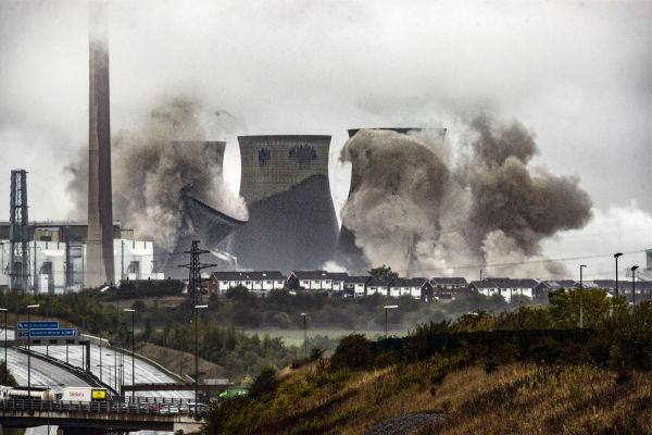 Thousands Gathered To Witness The Demolition Of Four Cooling Towers At ...